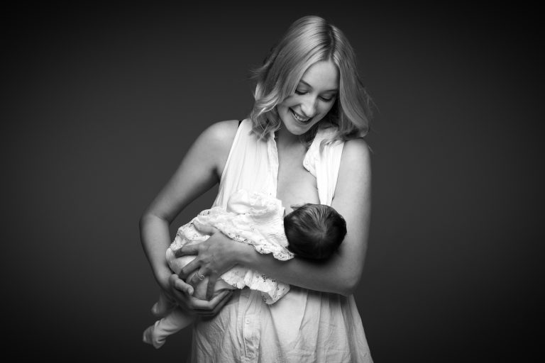 breast feeding photography on Gold Coast